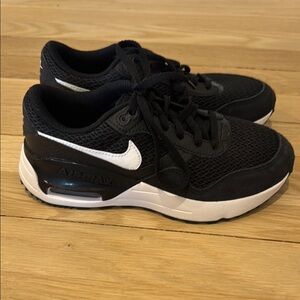Nike Black and White Air Max Sneakers. Sz 3.5Y. NWOT